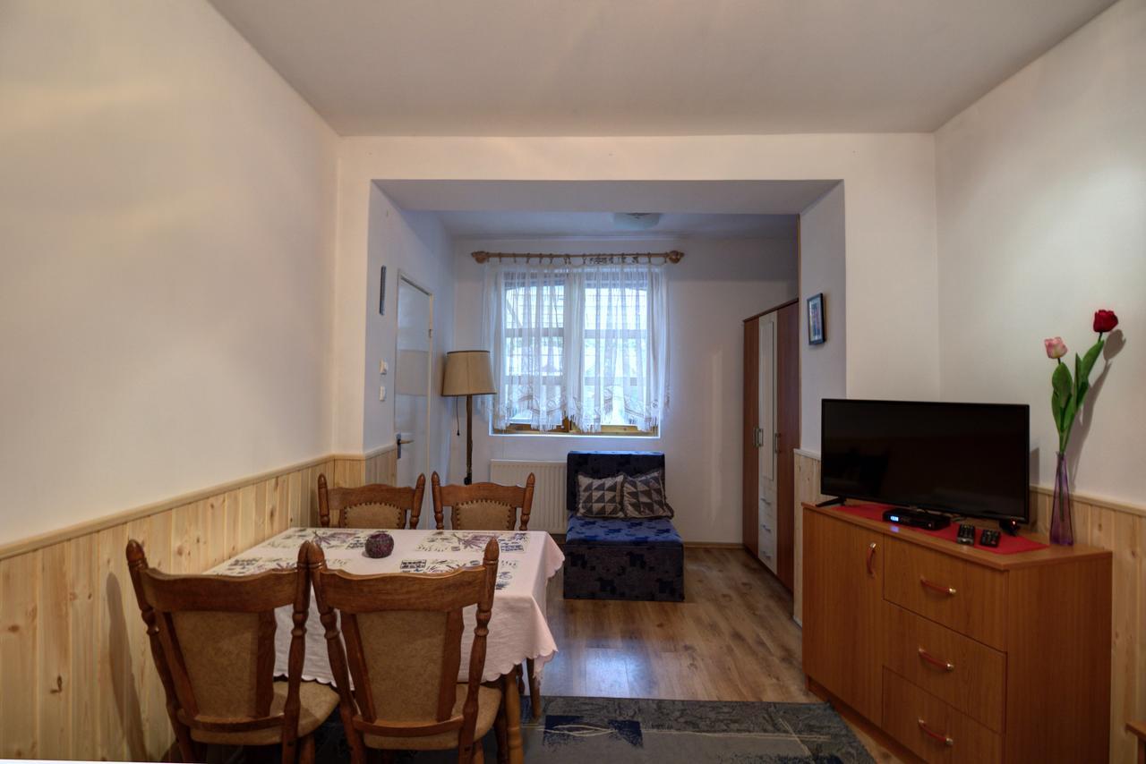 Oázis Apartman Eger Esterno foto