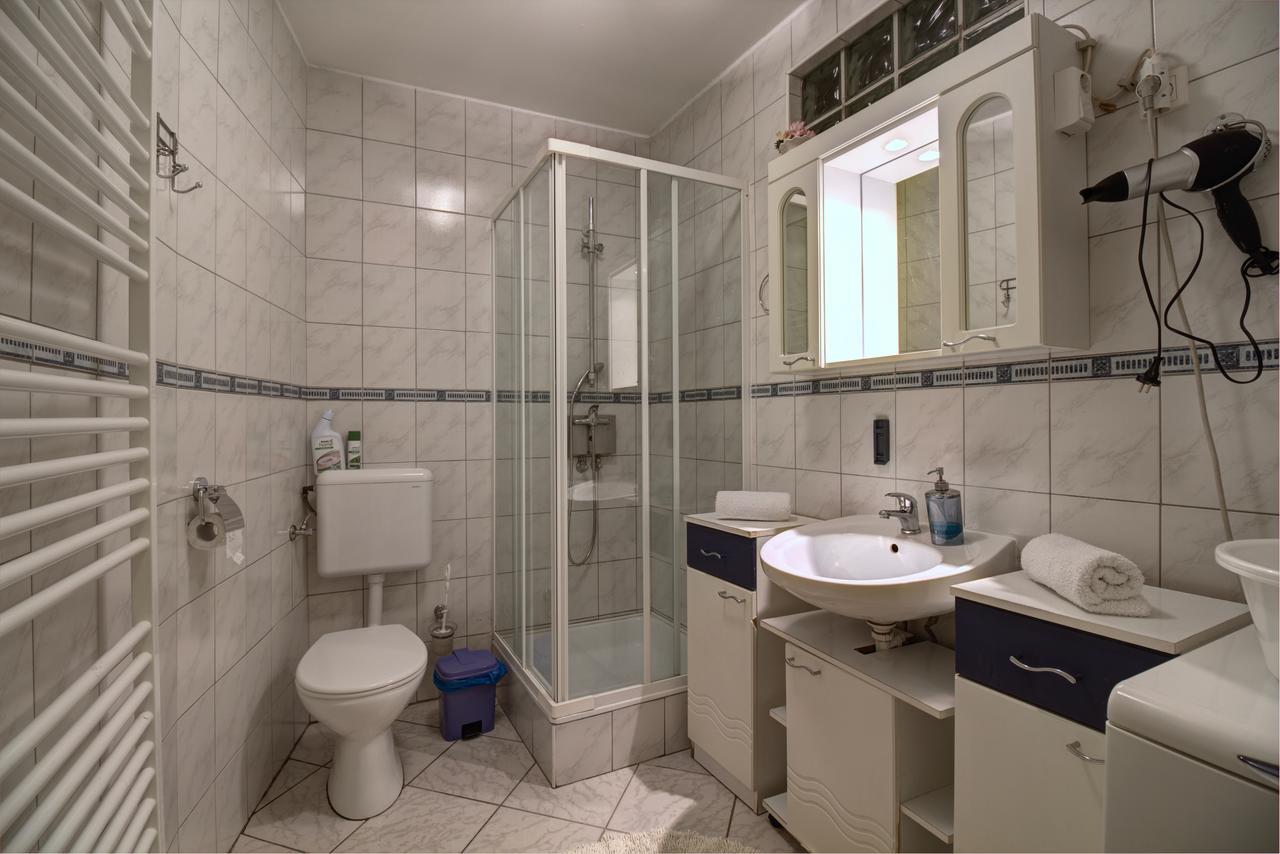 Oázis Apartman Eger Esterno foto
