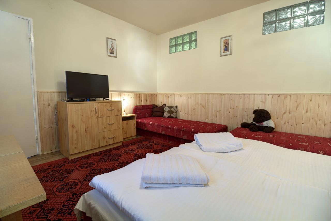 Oázis Apartman Eger Esterno foto
