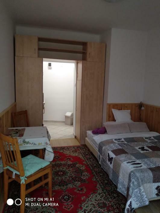 Oázis Apartman Eger Esterno foto