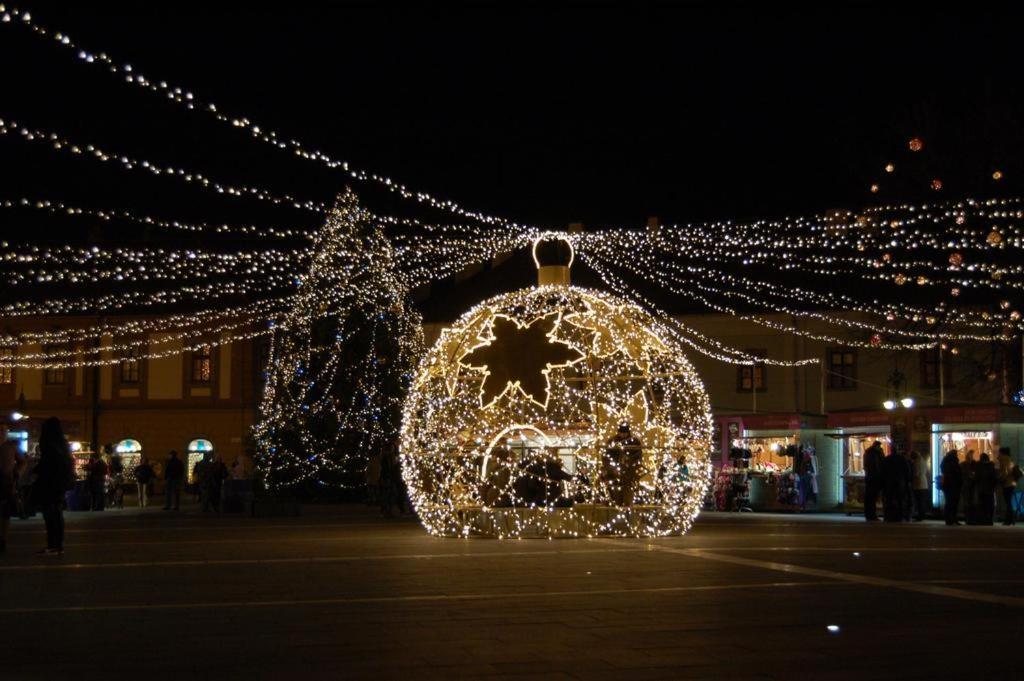Oázis Apartman Eger Esterno foto