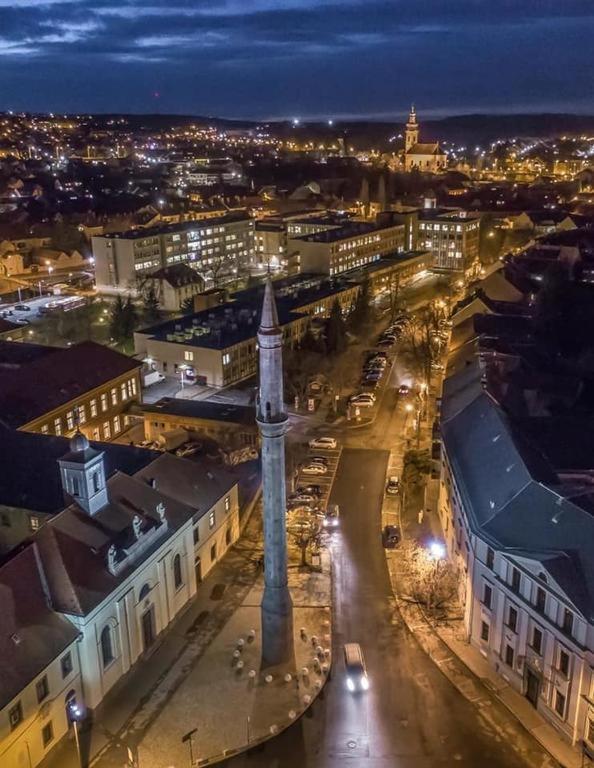 Oázis Apartman Eger Esterno foto
