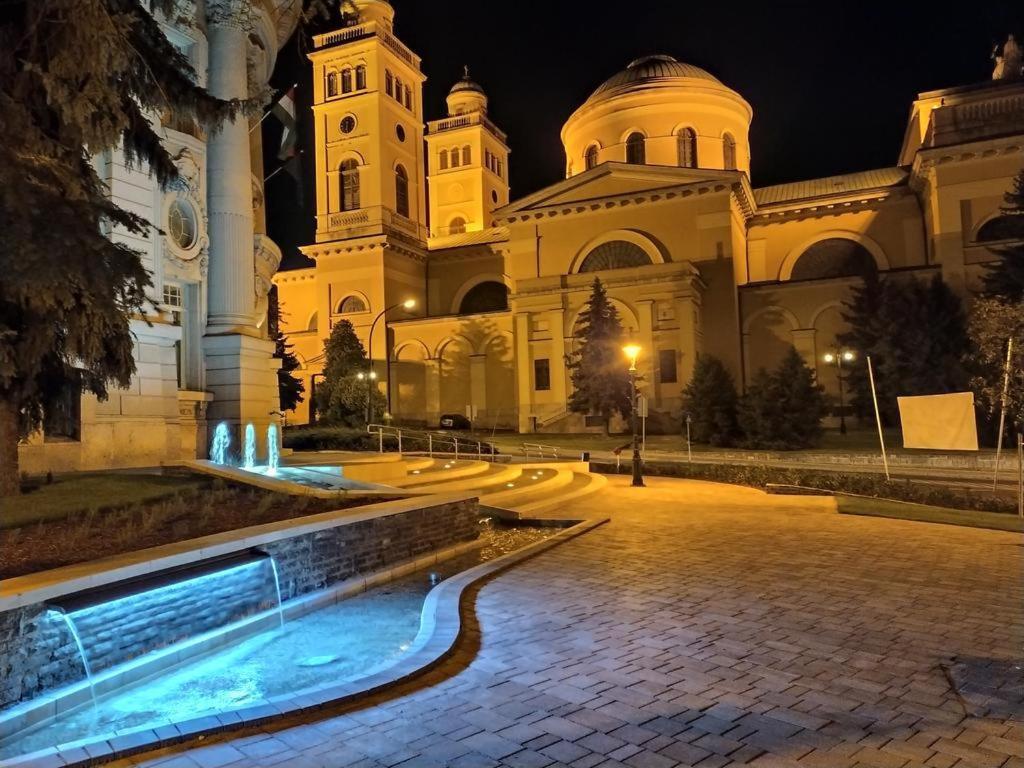 Oázis Apartman Eger Esterno foto